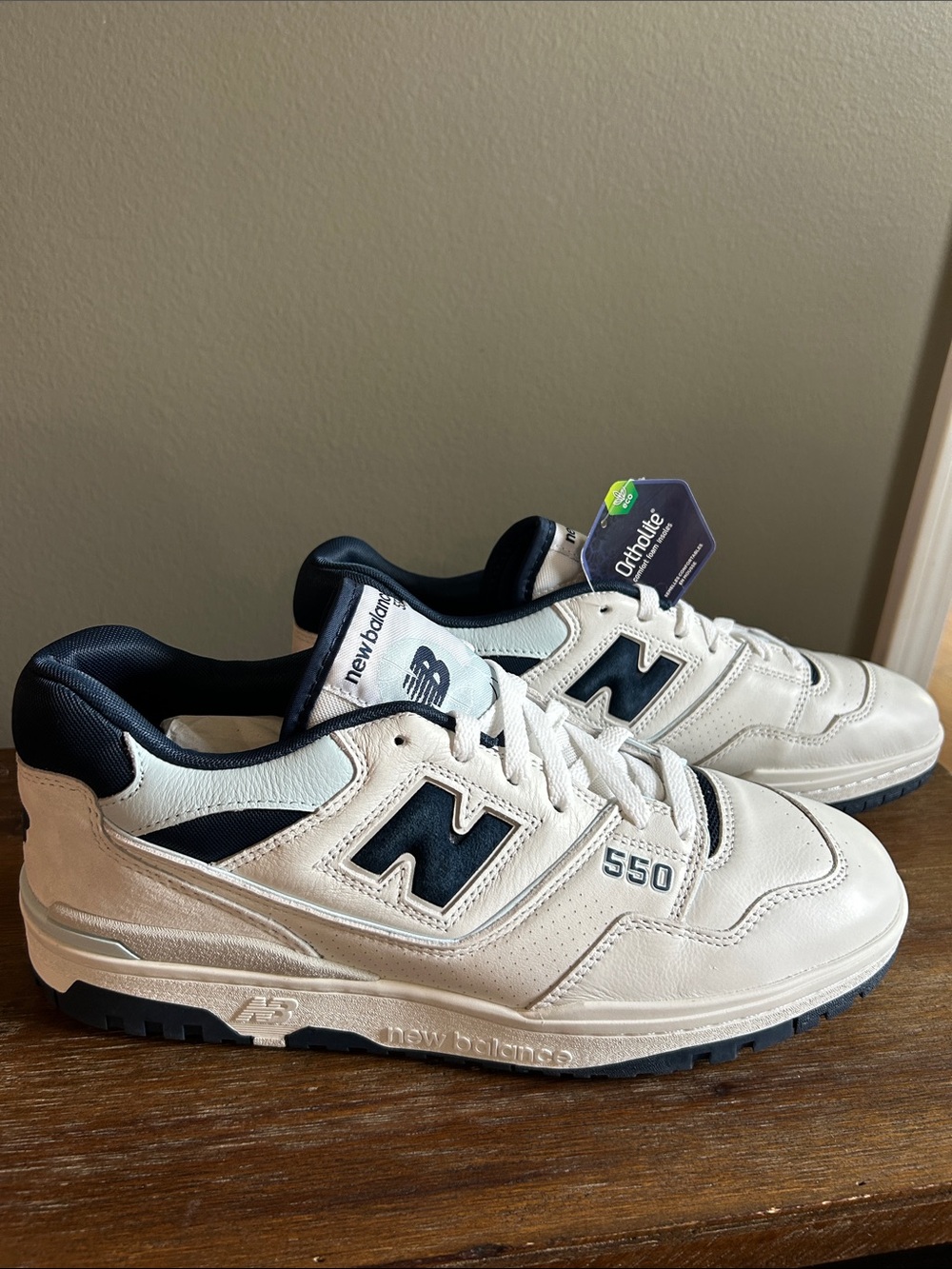 Men’s New Balance 550 Sneakers in White and Navy- NWT - Picture 2 of 11